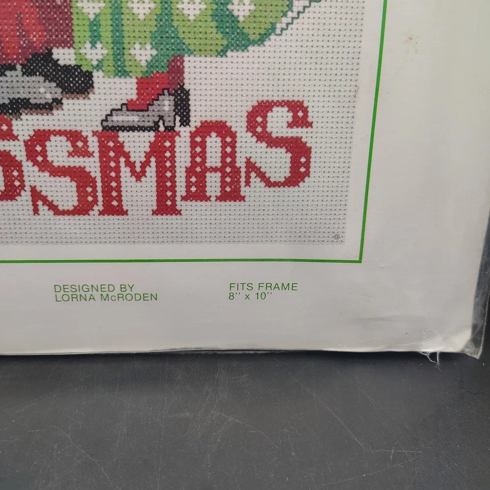 Vintage SUNSET Merry Kissmas Counted Cross Stitch Kit 8 x 10